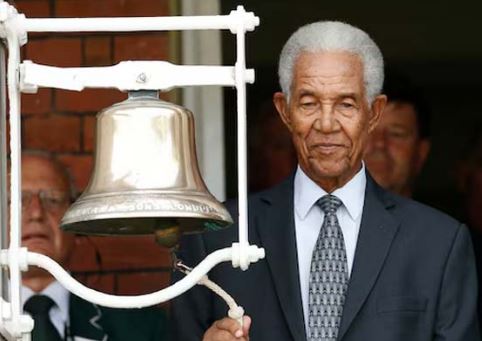Sir Garfield Sobers Dies at 89: Cricket Bids Farewell to Greatest All-Rounder of All Time